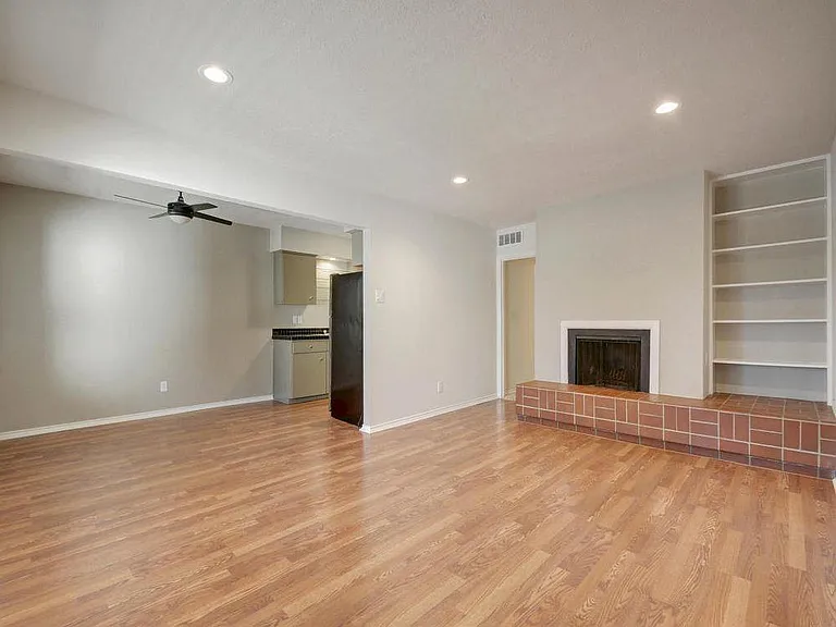 505 W 7th St #202 — Photo 6