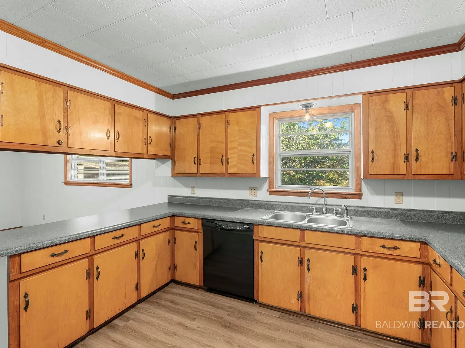 4 bed, 2.0 bath, 1903 sqft, $1,950 — Photo 4
