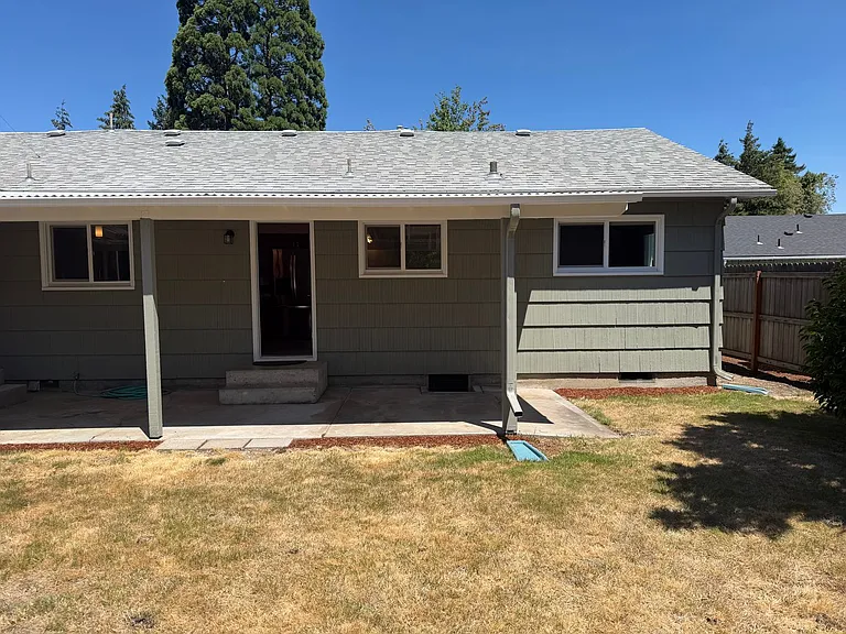1331 G St — Photo 17