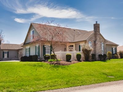 1111 Cobblestone Ln, Valencia, PA, 16059