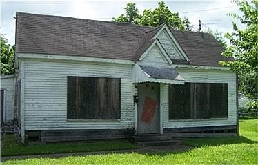 1st image of 907 S 6th St