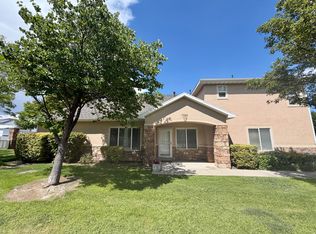 7304 S Geralee Ln, West Jordan, UT 84084