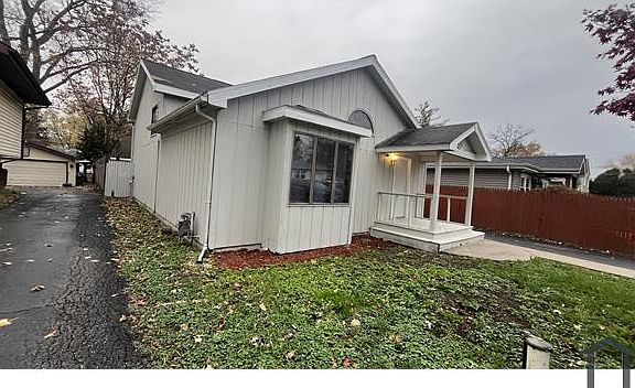 4th image of 26235 N Walnut Ave