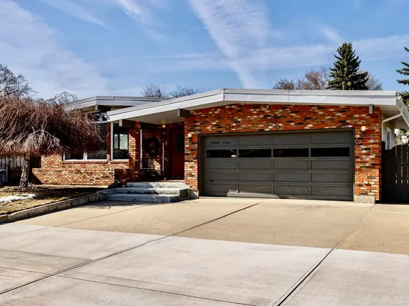 16536 103rd St NW, Edmonton, AB T5X 2H4