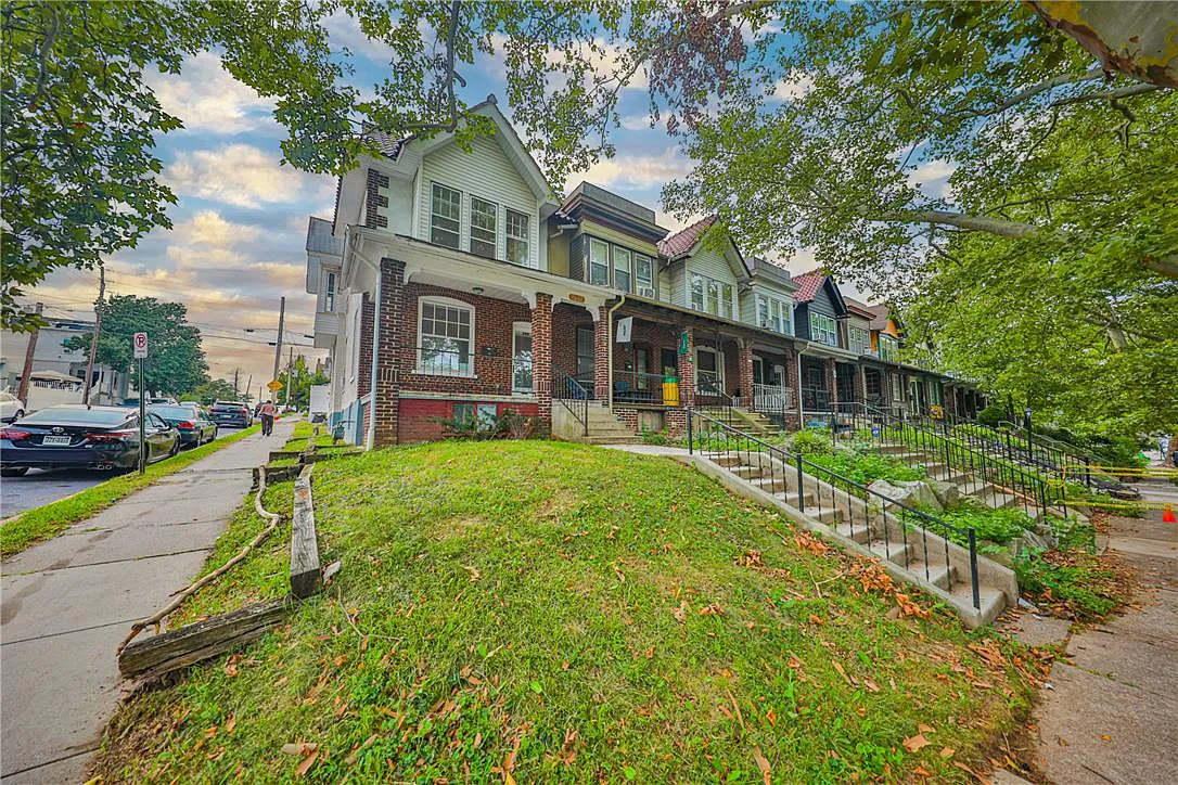 4 bed, 1.5 bath, 768 sqft, $2,500 — Photo 2