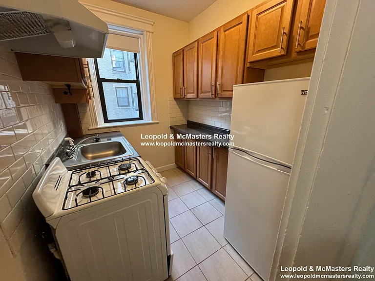1124 Commonwealth Ave — Photo 17