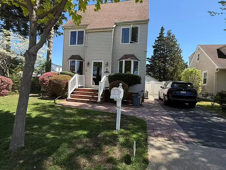 116 West Ave — Photo 2