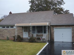 19 Pine Tree Dr, Colonia, NJ 07067