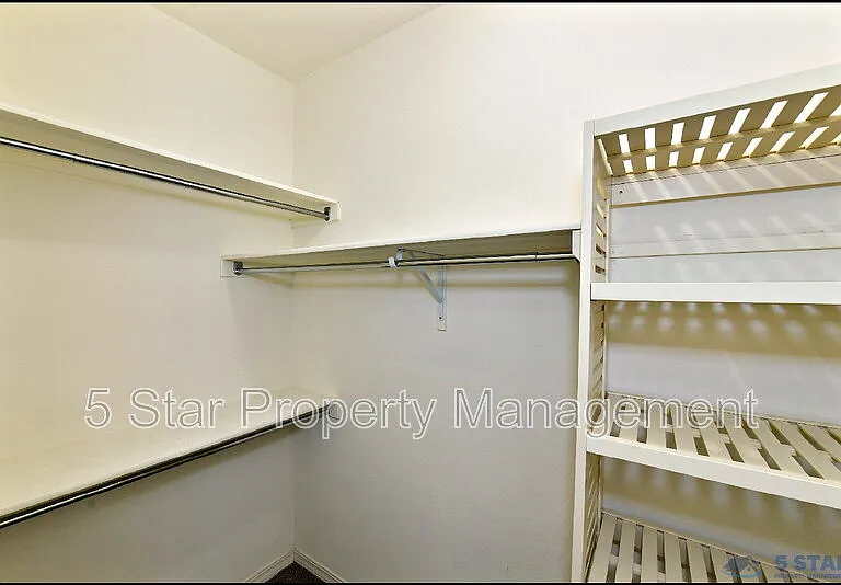 13136 Wellington Dr — Photo 27