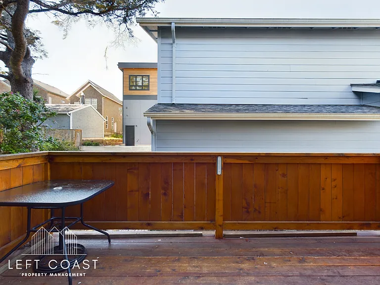 890 SW 7th St — Photo 55