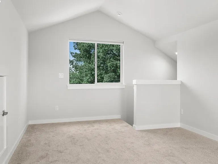 8807 N Dwight Ave — Photo 14