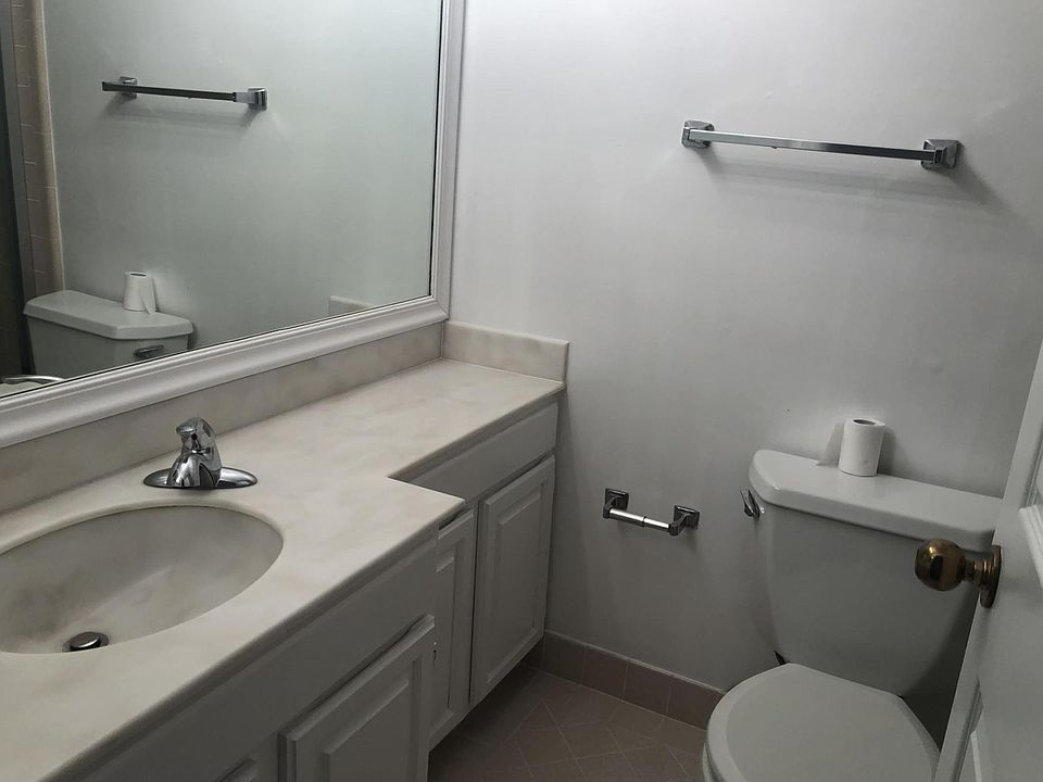 1st image of 700 39th Ave #204