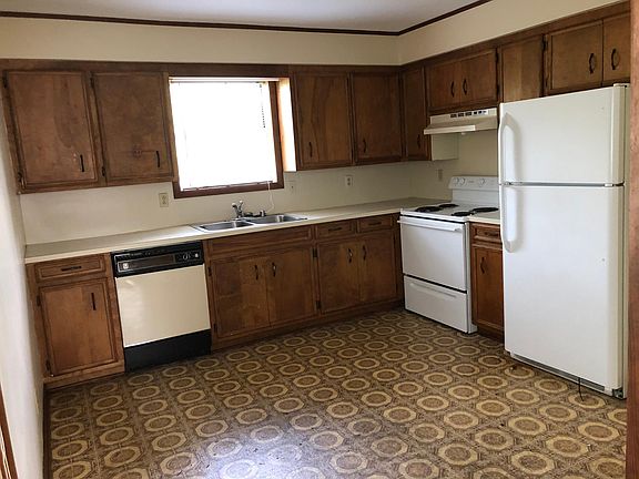 2nd image of 1710 Wells Dr