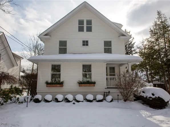 47 Hall St, Chagrin Falls, OH 44022