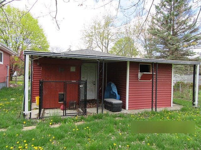 1st image of 29617 Fort St
