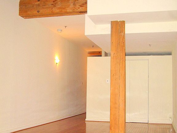 5th image of 1010 Race St APT 3H