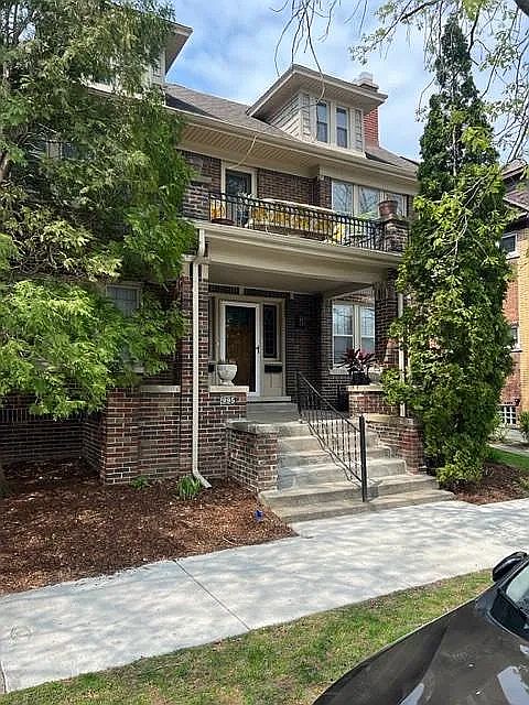 995 Nottingham Road,
unit located upper
