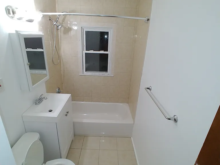 500 1/2 E 1st Ave #4 — Photo 5
