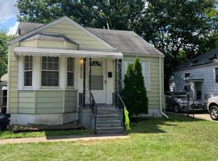 18728 Elkhart St, Harper Woods, MI 48225
