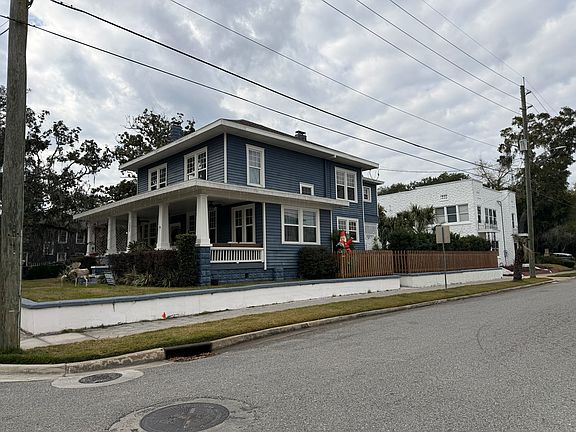 2nd image of 2843 Oak St