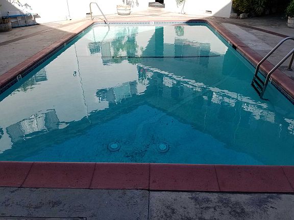 5th image of 6205 Fulton Ave APT 17