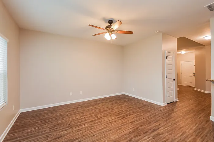 1851 Simmons Ln — Photo 5