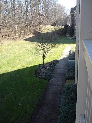 5772 Rexford Ct — Photo 2
