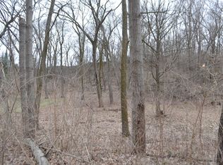 279 Mielke Ln, Williams Bay, WI 53191