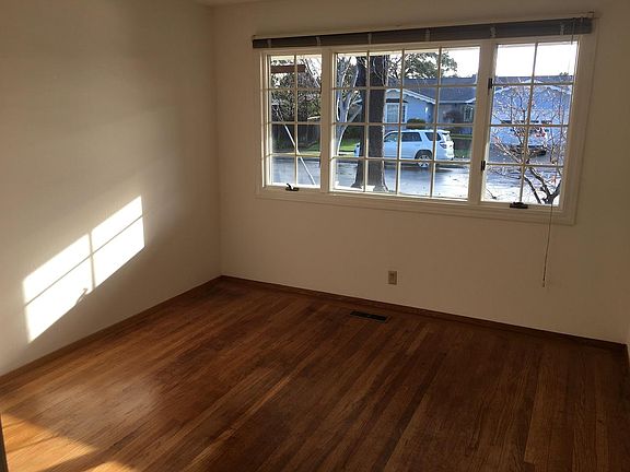 3rd image of 1435 Dove Ln