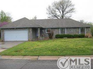 1718 Whispering Oaks Dr, Joplin, MO 64801