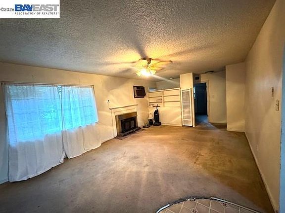 5th image of 72 Andrew Ave