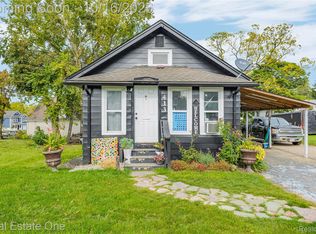 413 Osmun St, Pontiac, MI 48342