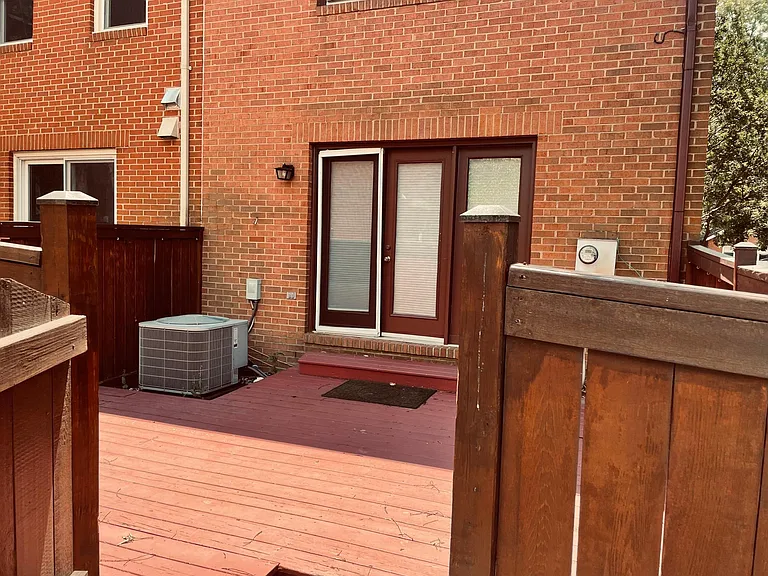 1405 Oronoco St — Photo 15