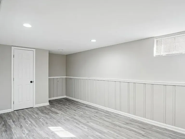 10215 Day Ave — Photo 8