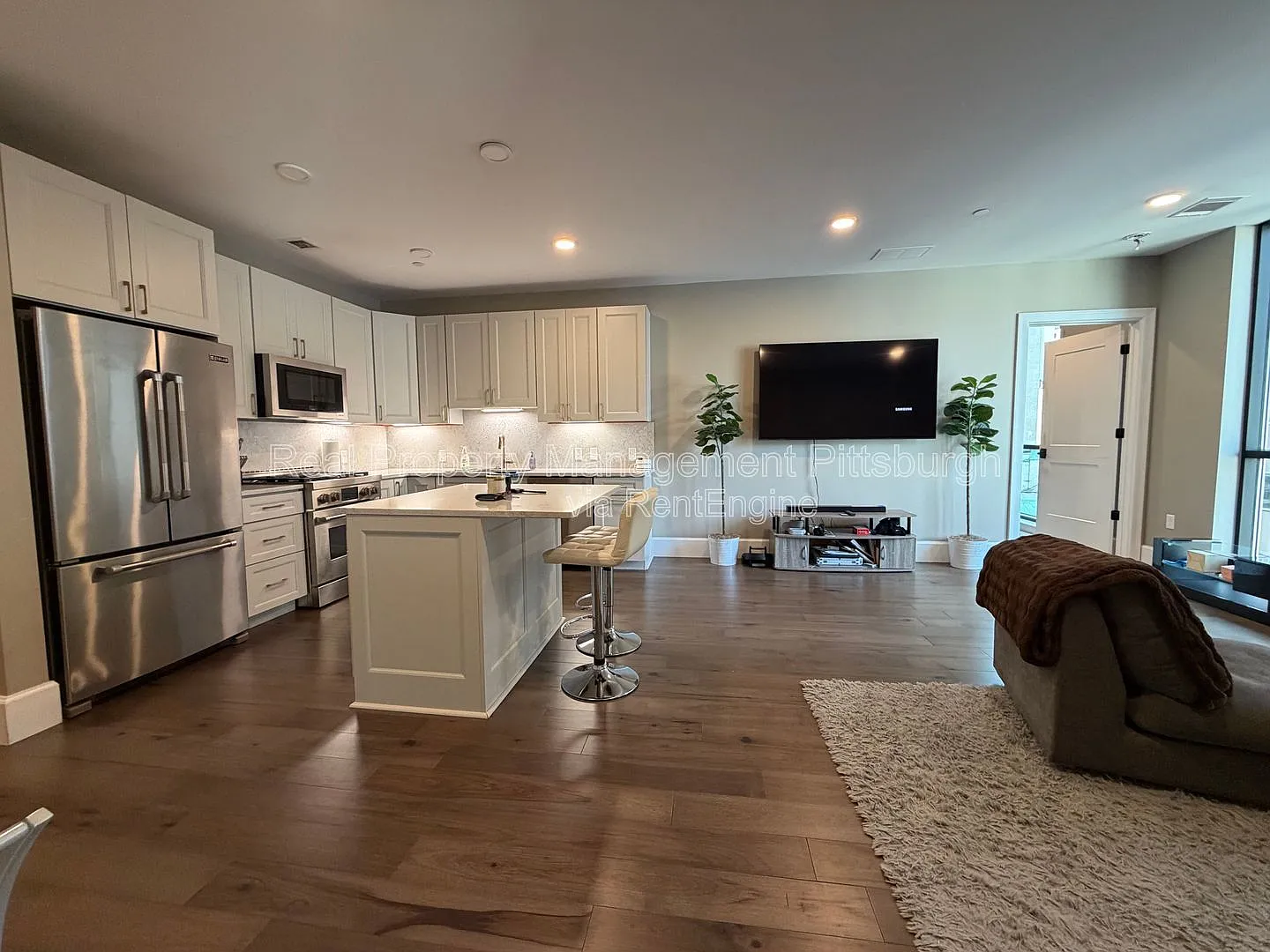 2 bed, 2.0 bath, 1050 sqft, $3,550 — Photo 4