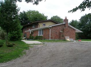 296 Old Town Rd, Setauket, NY 11733