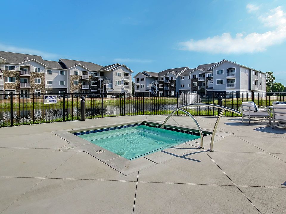 Piper Lakes Hot Tub
