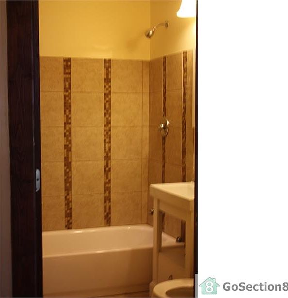 2nd image of 3617 W Grenshaw St #1