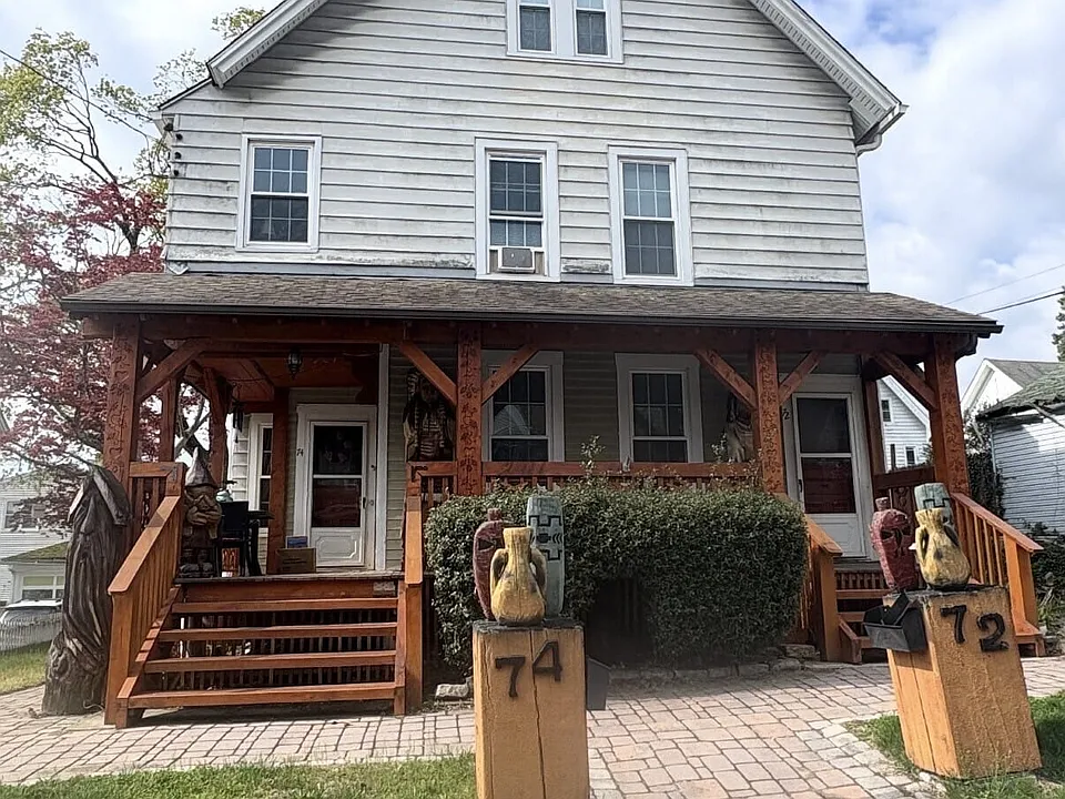 74 Cottage Ave