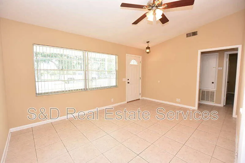 2 bed, 1.0 bath, 973 sqft, $1,460 — Photo 4