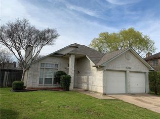 6700 Flamewood Dr, Arlington, TX 76001