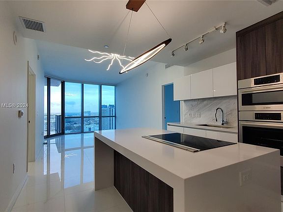 3rd image of 851 NE 1st Ave #2108