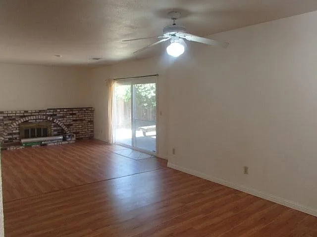 2109 California Dr — Photo 4