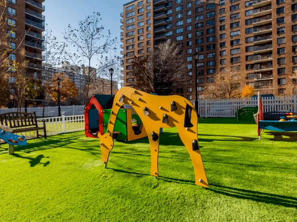 792 Columbus Avenue image 6 of 13