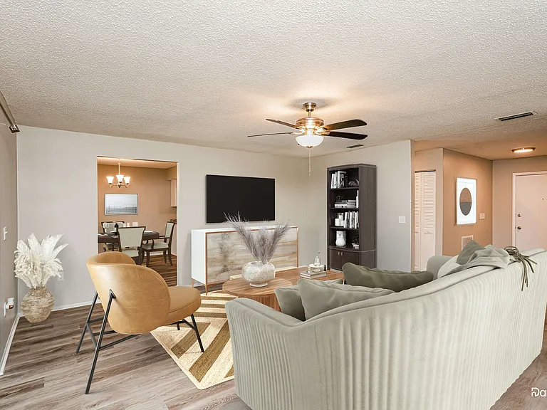 8335 Brandeis Cir E — Photo 2