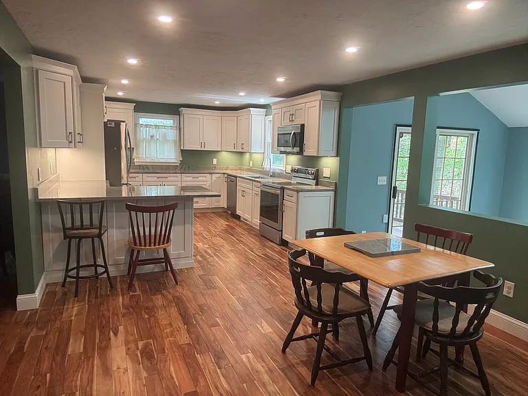 Updated Kitchen/Eating Area