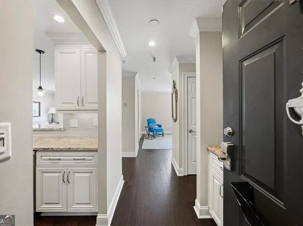 300 Johnson Ferry Rd NE Unit B810, Atlanta, GA 30328