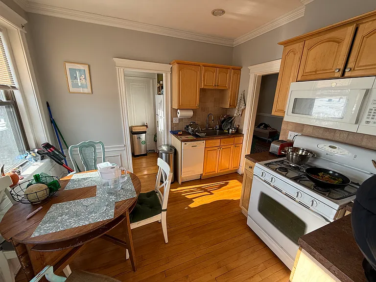 10 Greenway Ct #6 — Photo 4