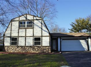 225 Country Meadow Ln, Belleville, IL