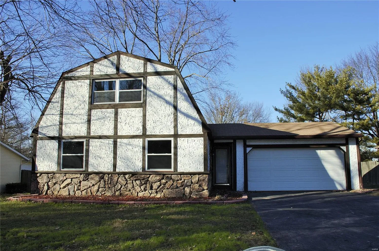 225 Country Meadow Ln photo 1